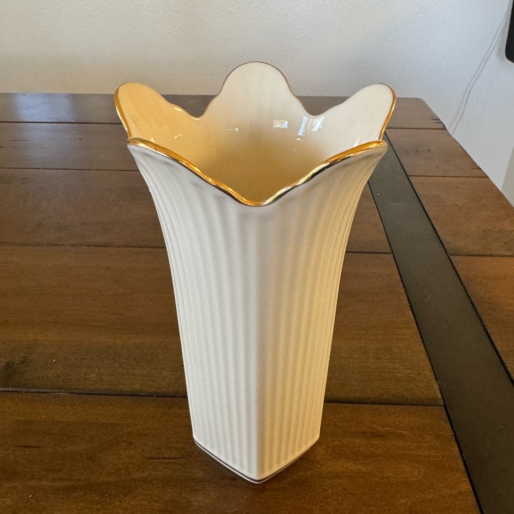 Authentic Lenox gold trim vase